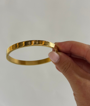 Gold Grá Bangle