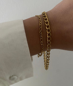 Dainty Gold Figaro Bracelet