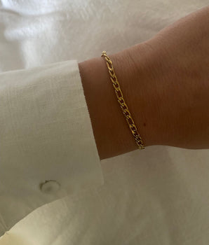 Dainty Gold Figaro Bracelet